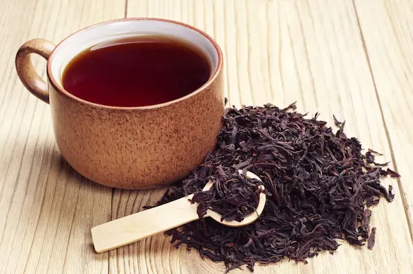 Té negro o bolsas de té como antiinflamatorio