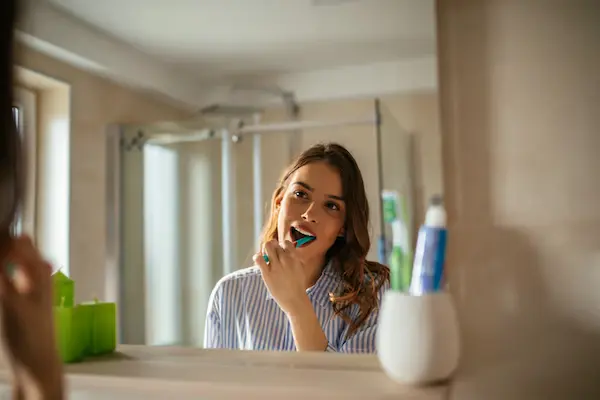 Cómo eliminar el mal aliento por la mañana
