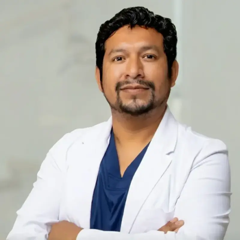 Dr. Darwin Mamani Reyes