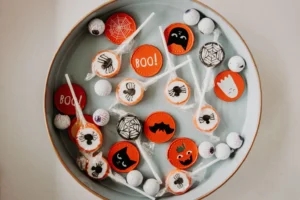 Halloween y caries Cómo cuidar tus dientes si consumes dulces
