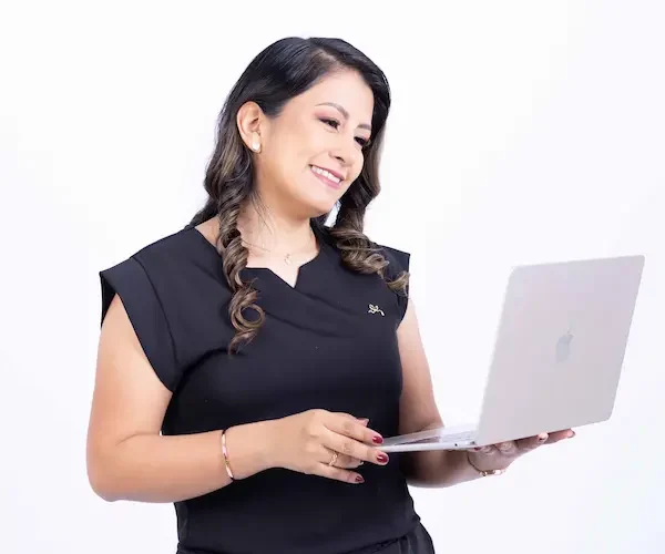 Especialista en coronas de porcelana con resultados naturales